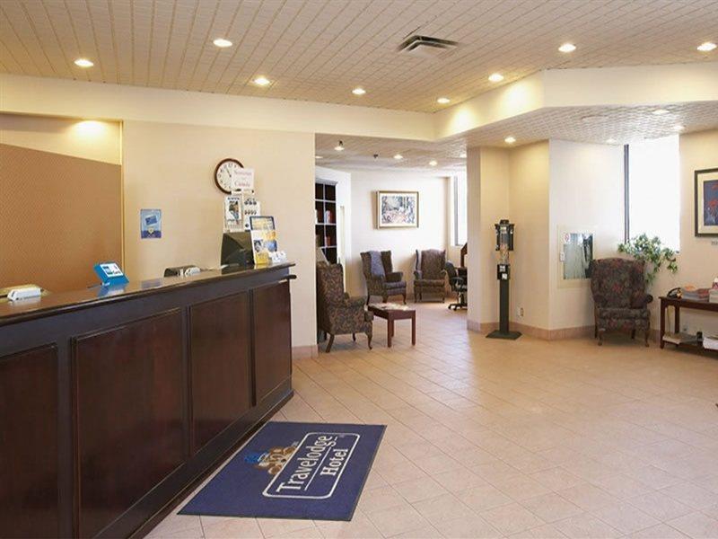 Travelodge Calgary Macleod Trail Bagian luar foto