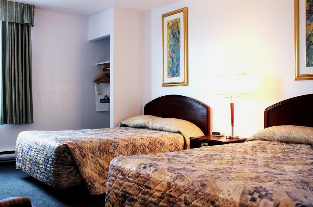 Travelodge Calgary Macleod Trail Bagian luar foto